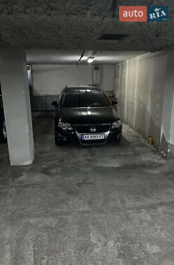 Универсал Volkswagen Passat 2010 в 