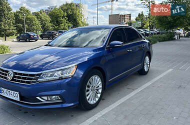 Седан Volkswagen Passat 2016 в Рівному