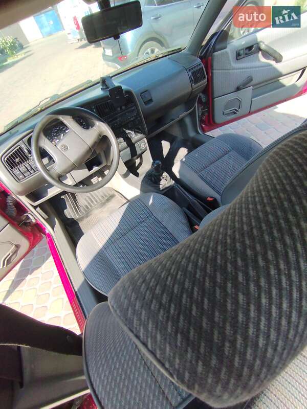 Седан Volkswagen Passat 1991 в Львові