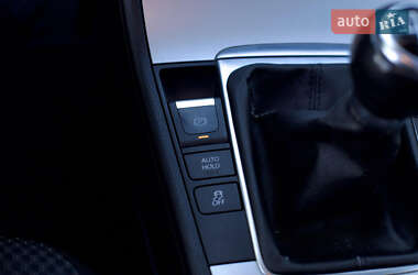 Универсал Volkswagen Passat 2012 в 