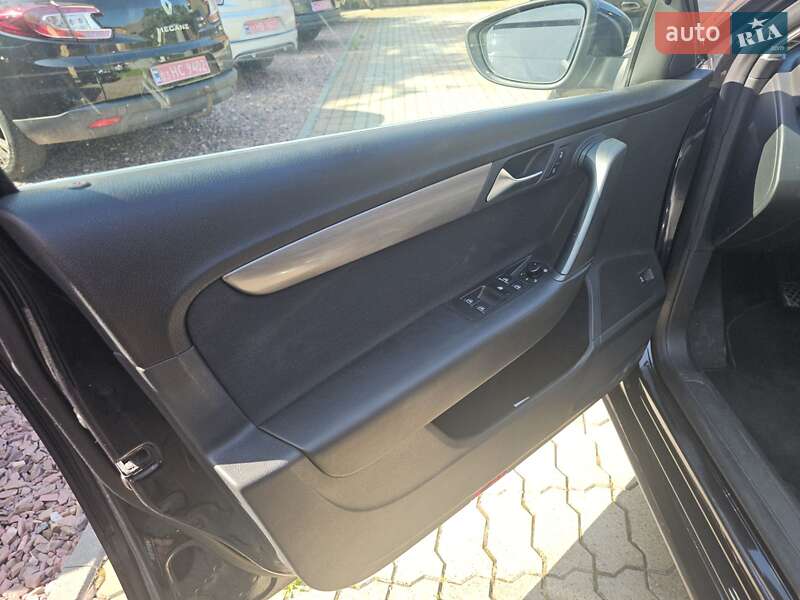 Седан Volkswagen Passat 2012 в Стрию