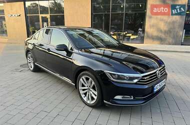 Седан Volkswagen Passat 2017 в Ужгороде