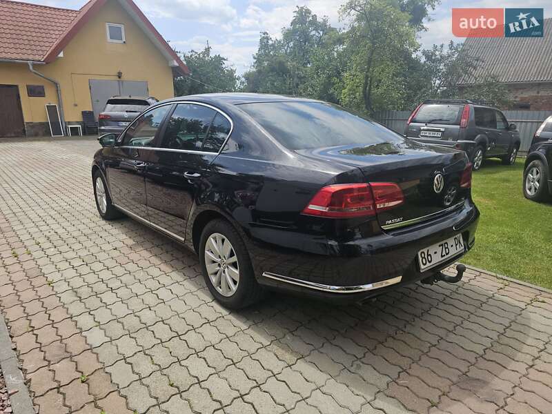 Седан Volkswagen Passat 2012 в Стрию