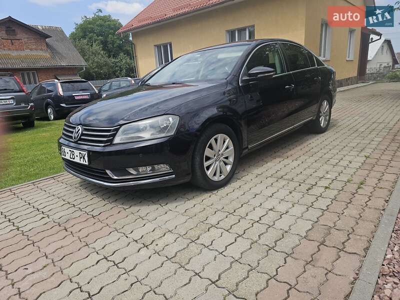 Седан Volkswagen Passat 2012 в Стрию