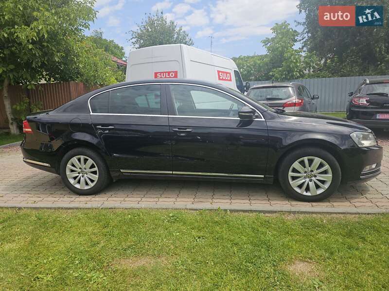 Седан Volkswagen Passat 2012 в Стрию