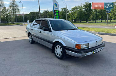 Седан Volkswagen Passat 1989 в Харькове