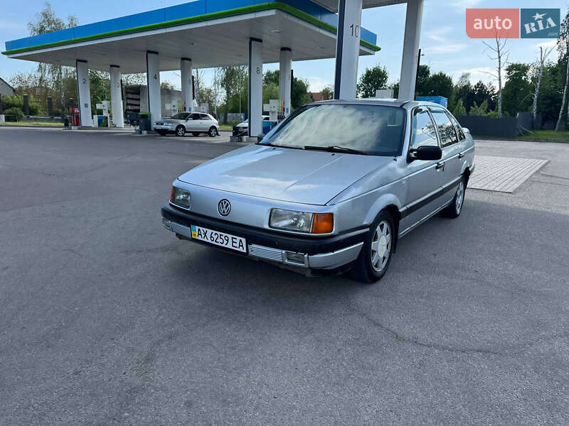 Седан Volkswagen Passat 1989 в Харкові