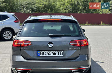 Універсал Volkswagen Passat 2015 в Львові