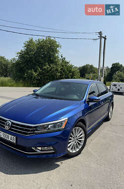 Седан Volkswagen Passat 2016 в Львове