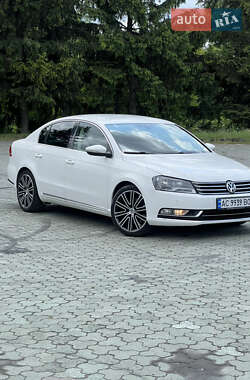 Седан Volkswagen Passat 2013 в Луцьку