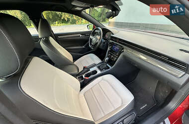 Седан Volkswagen Passat 2022 в 