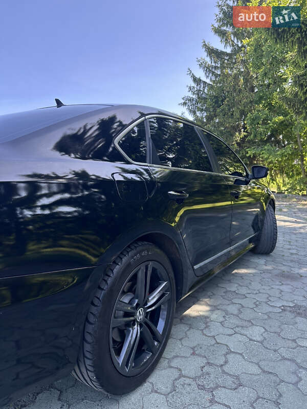 Седан Volkswagen Passat 2013 в Дубні