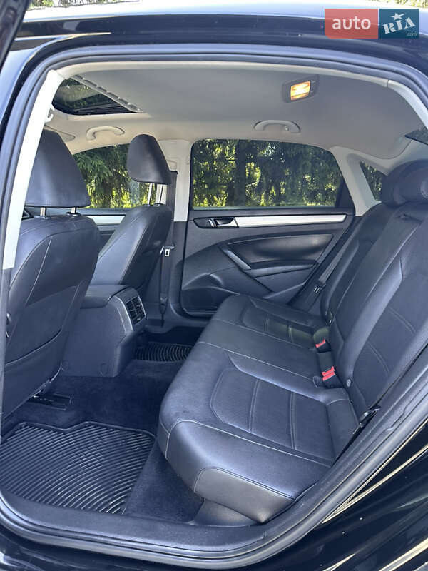 Седан Volkswagen Passat 2013 в Дубні