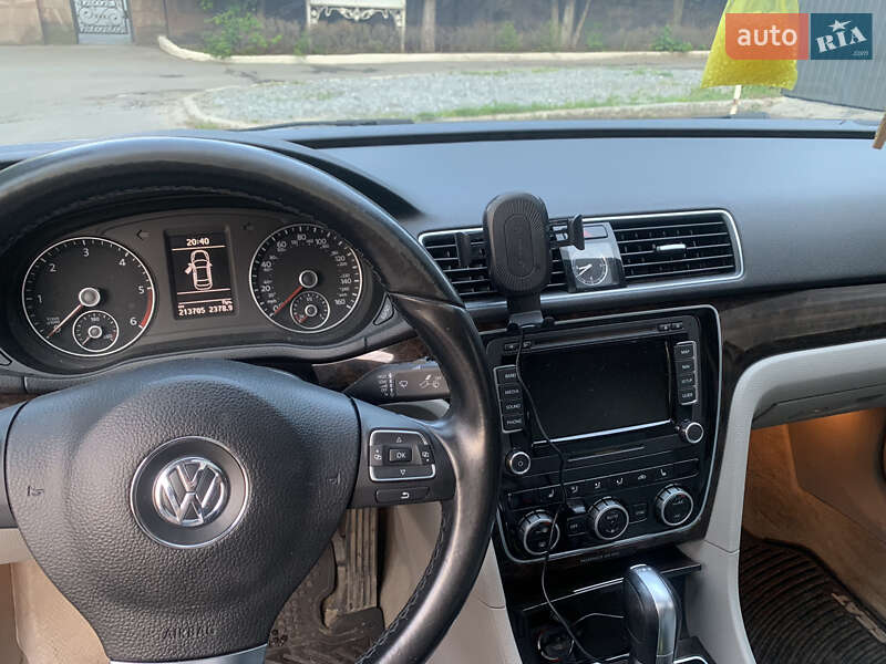 Седан Volkswagen Passat 2015 в Тернополе