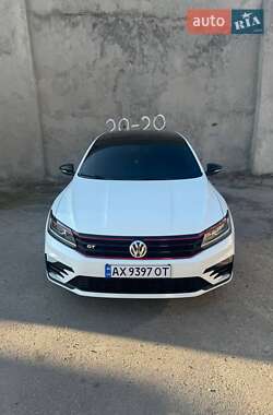 Седан Volkswagen Passat 2018 в Харькове