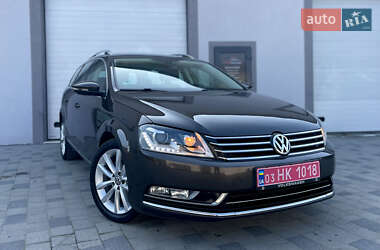 Універсал Volkswagen Passat 2012 в 