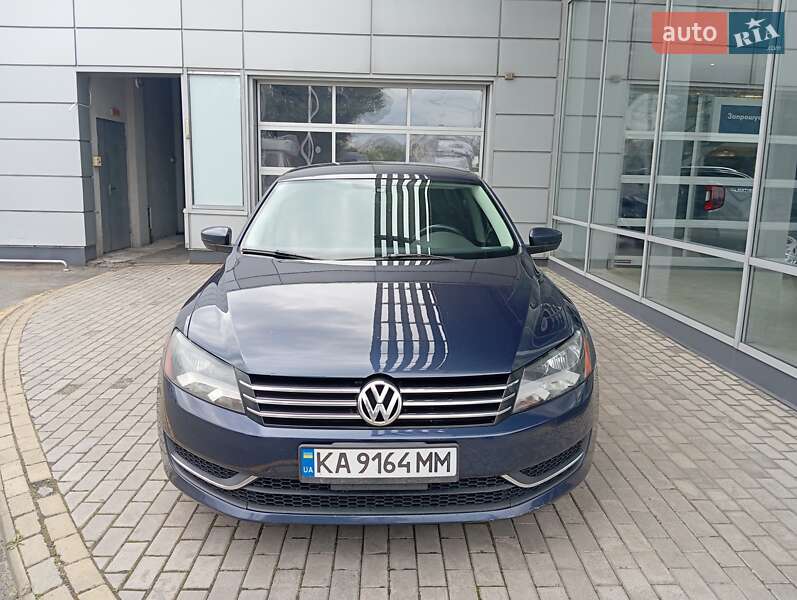 Седан Volkswagen Passat 2014 в Києві