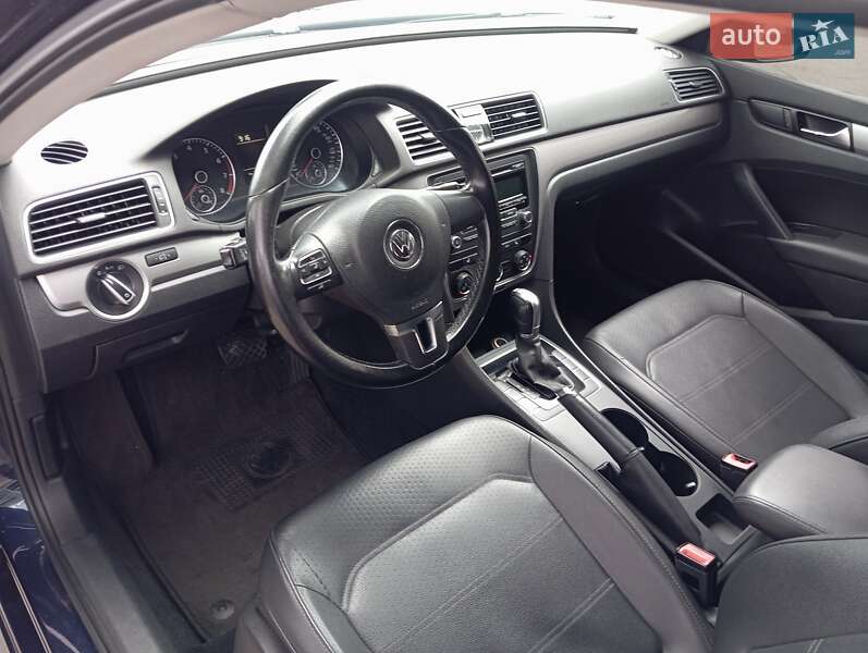Седан Volkswagen Passat 2014 в Києві