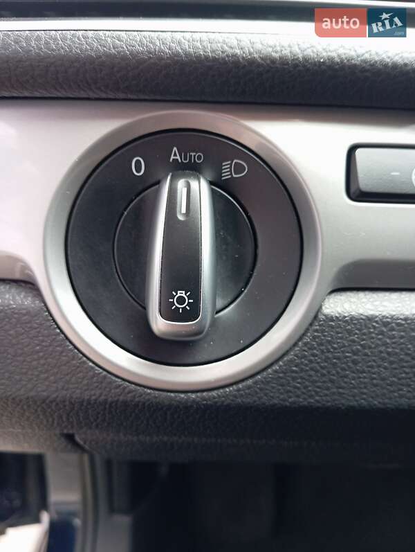 Седан Volkswagen Passat 2014 в Києві