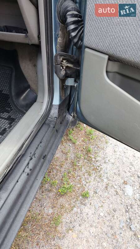 Седан Volkswagen Passat 1990 в Дубно