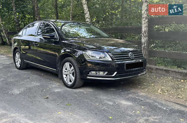 Седан Volkswagen Passat 2012 в Мукачево