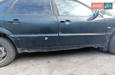 Седан Volkswagen Passat 1994 в 