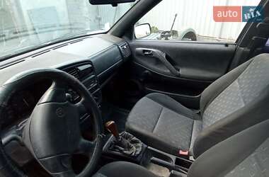 Седан Volkswagen Passat 1994 в 