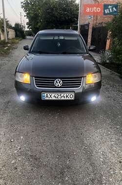 Седан Volkswagen Passat 2001 в Кропивницком