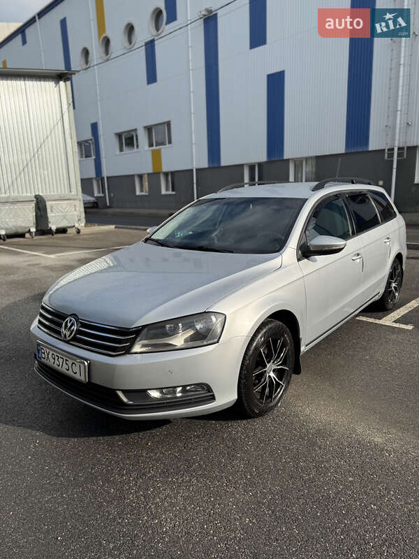 Универсал Volkswagen Passat 2013 в Хмельницком