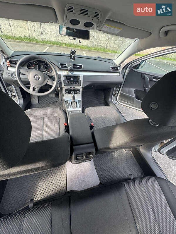 Универсал Volkswagen Passat 2013 в Хмельницком