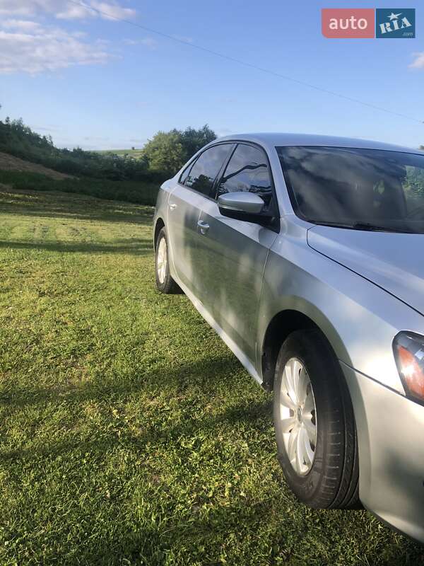 Седан Volkswagen Passat 2014 в Ивано-Франковске