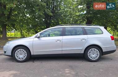 Універсал Volkswagen Passat 2009 в 