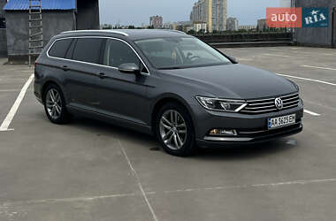 Универсал Volkswagen Passat 2016 в Киеве
