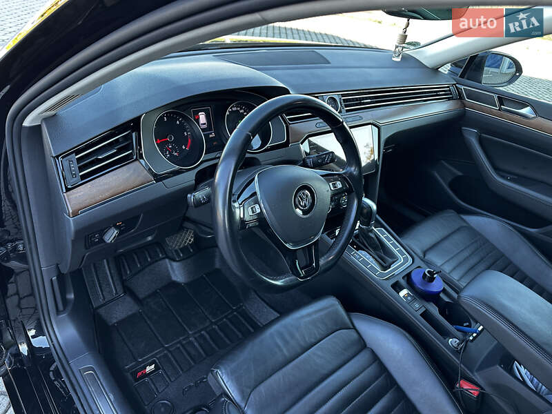 Універсал Volkswagen Passat 2018 в Ужгороді
