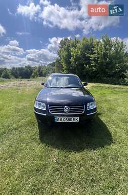 Седан Volkswagen Passat 2003 в Киеве