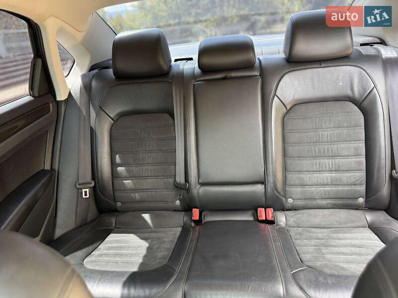 Седан Volkswagen Passat 2013 в Надворной