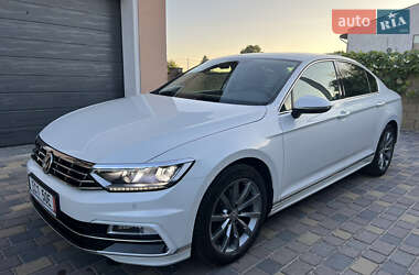 Седан Volkswagen Passat 2019 в Львове