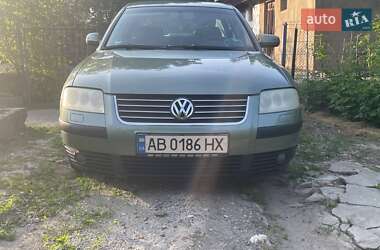 Седан Volkswagen Passat 2002 в Киеве