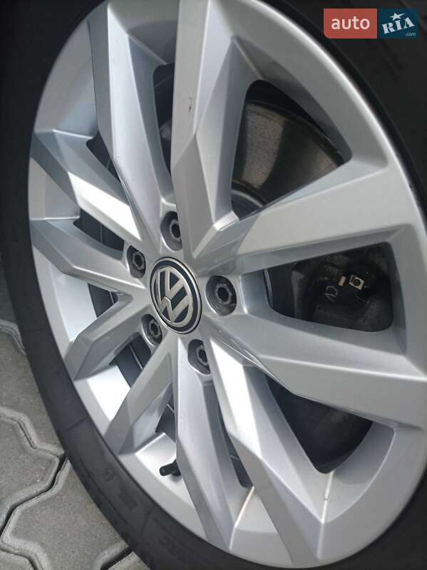 Универсал Volkswagen Passat 2017 в Меденичах