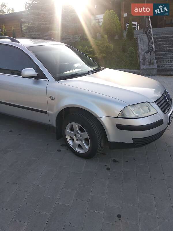Универсал Volkswagen Passat 2001 в Бориславе