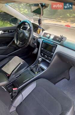 Седан Volkswagen Passat 2011 в 