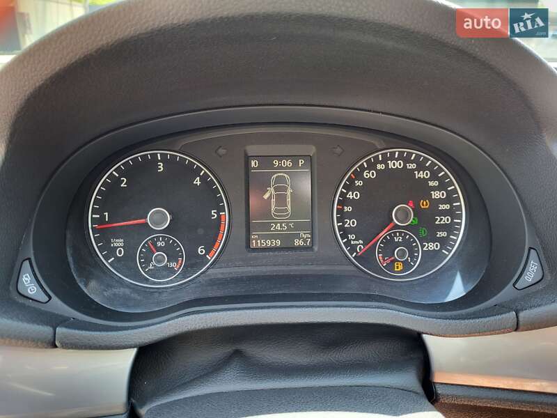 Седан Volkswagen Passat 2014 в Тернополі