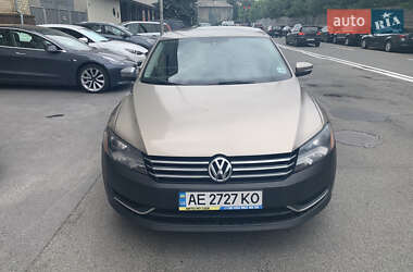 Седан Volkswagen Passat 2015 в Києві