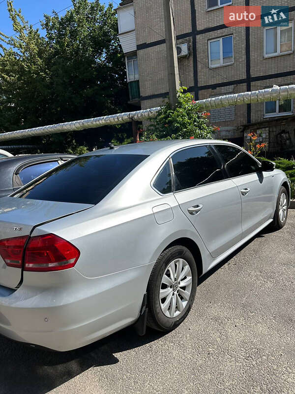 Седан Volkswagen Passat 2014 в Павлограде