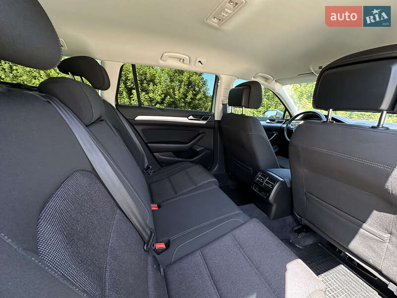 Универсал Volkswagen Passat 2018 в Дубно фото 30 Универсал Volkswagen Passat 2018 в Дубно