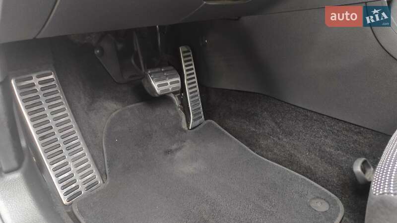 Седан Volkswagen Passat 2018 в Киеве