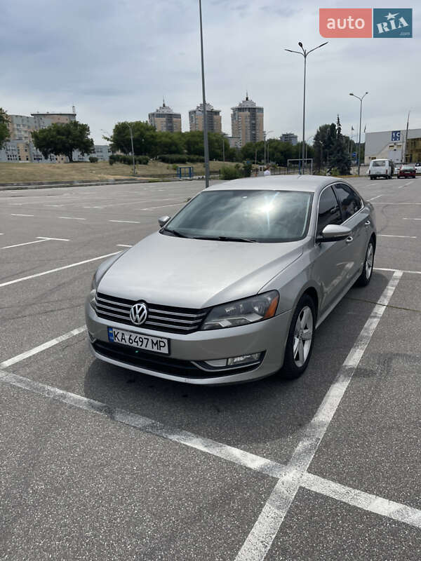 Седан Volkswagen Passat 2013 в Києві