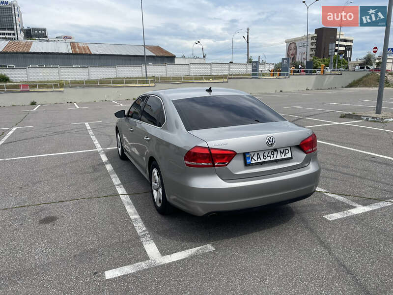 Седан Volkswagen Passat 2013 в Києві