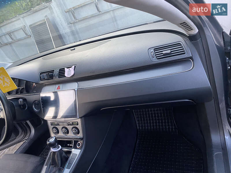 Универсал Volkswagen Passat 2006 в Житомире