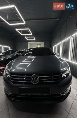 Седан Volkswagen Passat 2012 в Одесі